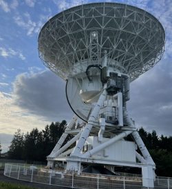 Study of first-generation objects in the universe with radio telescopes